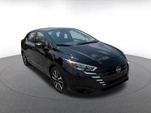 Used 2025 Nissan Versa SV FWD image 3