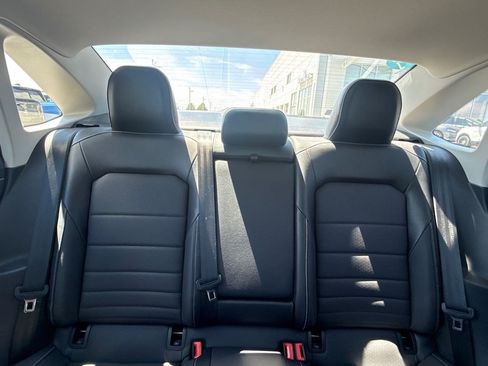 Used 2022 Volkswagen Jetta SE w/ Panoramic Sunroof Package FWD image 18