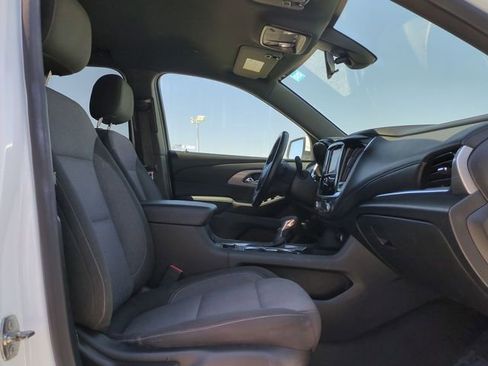 Used 2023 Chevrolet Traverse LT FWD image 35
