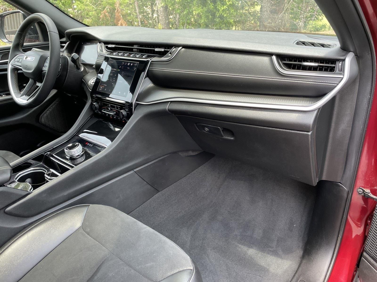 Used 2023 Jeep Grand Cherokee Altitude AWD/4WD image 44