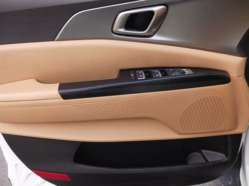 Certified 2024 Kia Carnival LX image 26