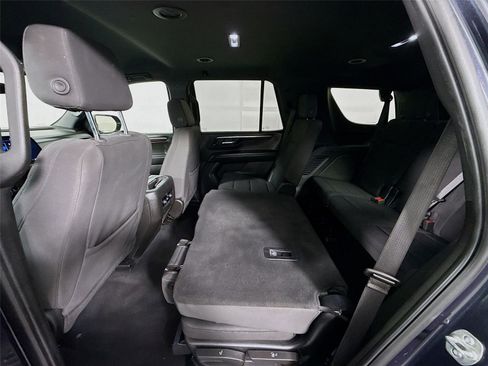 Used 2025 Chevrolet Tahoe LS RWD image 22