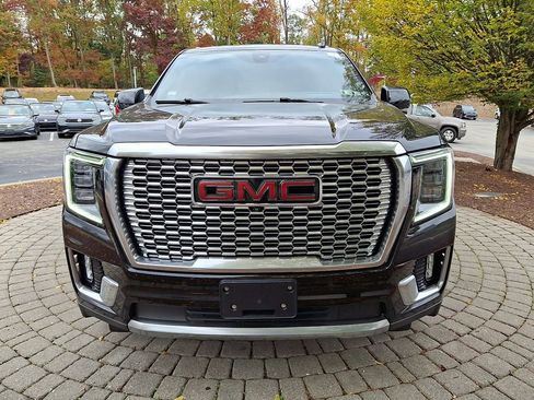 Used 2021 GMC Yukon Denali w/ Denali Ultimate Package image 2