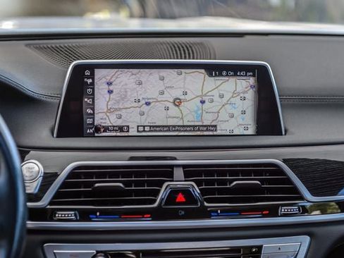 Used 2017 BMW 740i RWD image 29