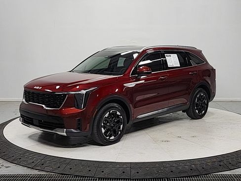 Used 2025 Kia Sorento S w/ Panoramic Sunroof Package FWD image 4