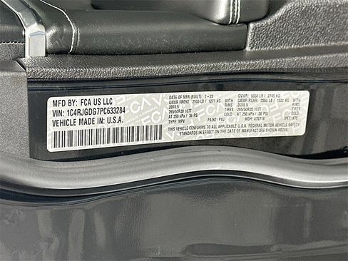 Used 2023 Jeep Grand Cherokee Overland w/ Luxury Tech Group IV image 36