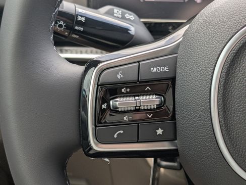 New 2026 Kia Carnival EX FWD image 23