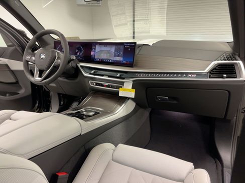 New 2026 BMW X5 sDrive40i image 29