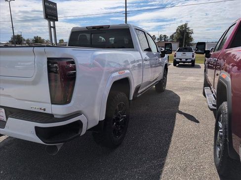 New 2025 GMC Sierra 2500 AT4 w/ AT4 Premium Plus Package image 4