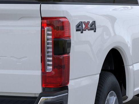 New 2026 Ford F350 XLT AWD/4WD image 21