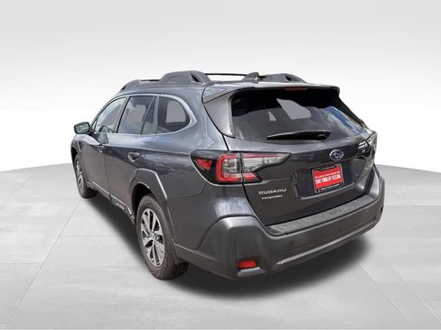 Used 2024 Subaru Outback Premium AWD/4WD image 3