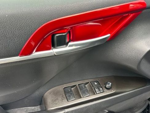 Used 2023 Toyota Camry SE image 12