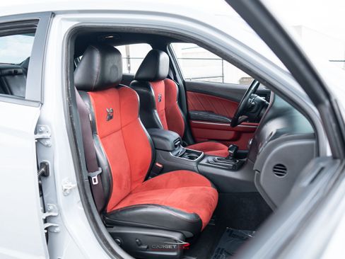 Used 2022 Dodge Charger Scat Pack RWD image 17