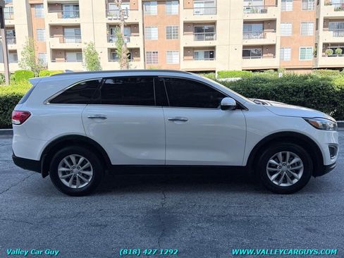 Used 2016 Kia Sorento FWD image 7