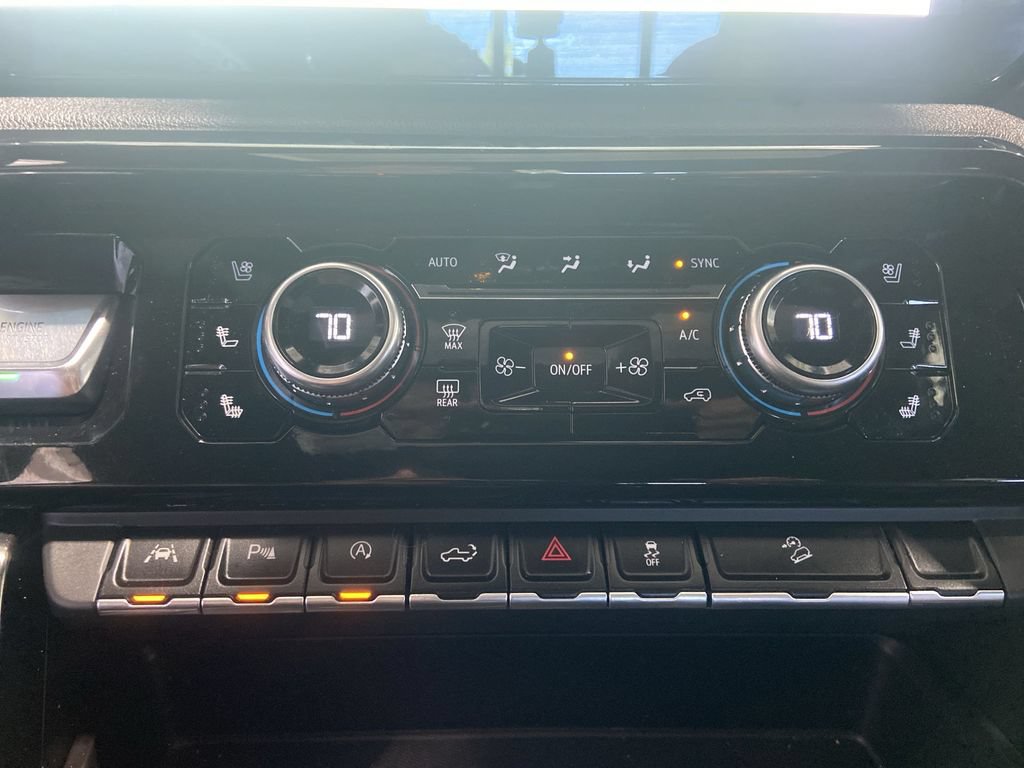 Certified 2024 GMC Sierra 1500 AT4 w/ AT4 Premium Package AWD/4WD image 18