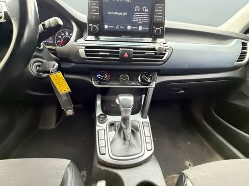 Used 2021 Kia Seltos S AWD/4WD image 15