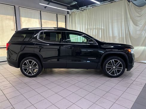 Certified 2023 GMC Acadia SLT w/ Technology Package AWD/4WD image 3