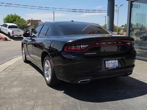Used 2021 Dodge Charger SXT w/ Leather Interior Group RWD image 4