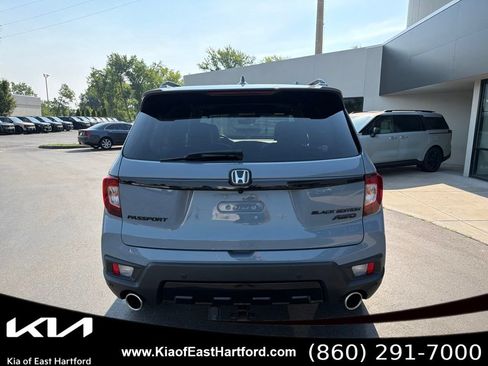 Used 2024 Honda Passport Black Edition image 9