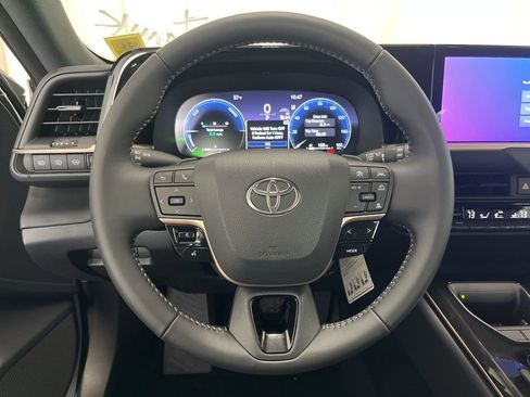 New 2026 Toyota Crown Signia AWD/4WD image 5
