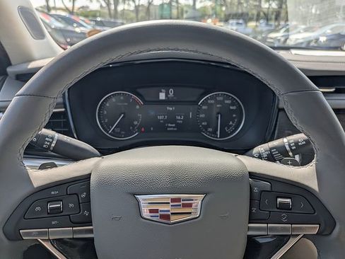 Certified 2023 Cadillac XT6 Premium Luxury FWD image 25