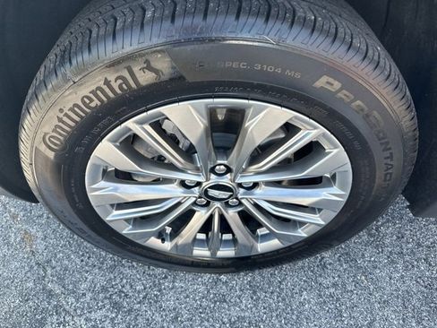 Used 2024 Cadillac XT4 Premium Luxury image 55