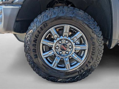 Used 2025 GMC Sierra 1500 AT4X AWD/4WD image 9