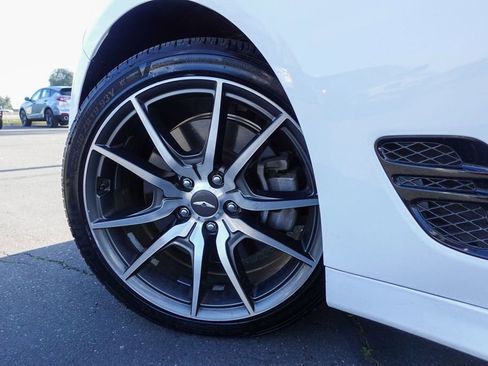 Used 2022 Genesis G70 3.3T image 10