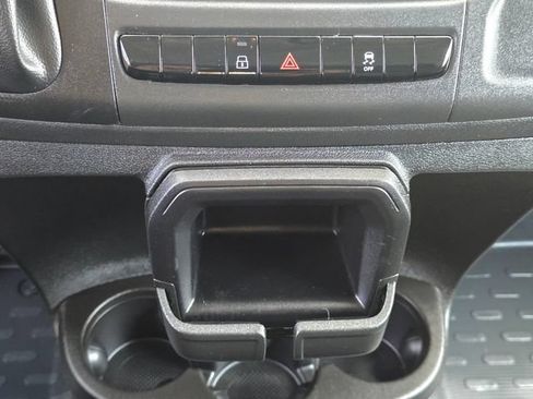 Used 2025 RAM ProMaster 2500 w/ Convenience Group FWD image 17