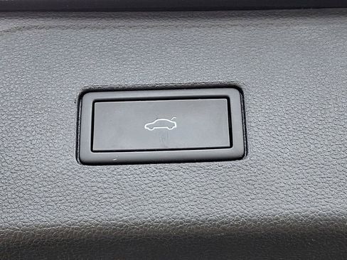 Used 2022 Volkswagen Atlas SEL image 33