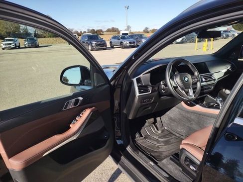 Used 2021 BMW X5 xDrive45e w/ Executive Package image 8