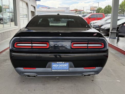 Used 2019 Dodge Challenger SXT AWD/4WD image 7