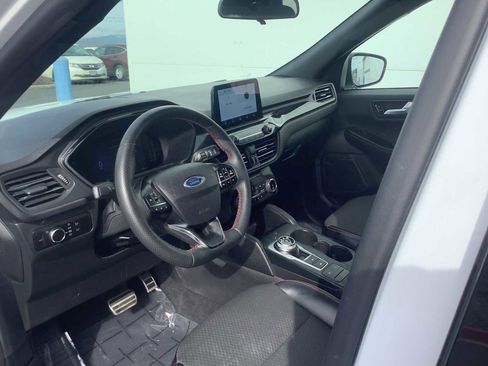 Used 2023 Ford Escape ST-Line image 3