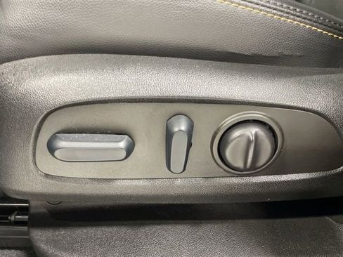 Used 2022 Chevrolet Equinox Premier AWD/4WD image 12