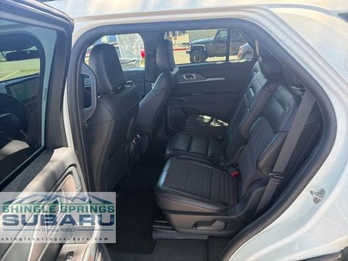 Used 2025 Ford Explorer ST-Line w/ ST-Line Street Pack AWD/4WD image 27
