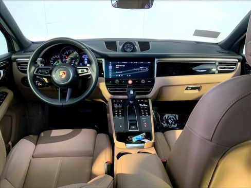 Certified 2026 Porsche Macan AWD/4WD image 14