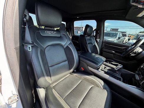 Used 2022 RAM 1500 Laramie AWD/4WD image 45