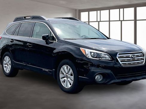 Used 2017 Subaru Outback 2.5i Premium AWD/4WD image 6