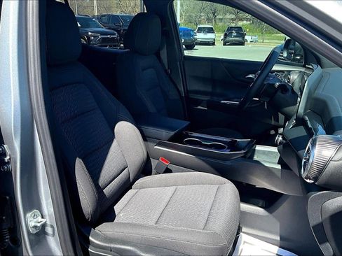 Used 2025 Chevrolet Equinox LT image 7