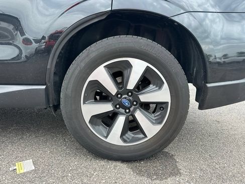 Used 2017 Subaru Forester 2.5i w/ Alloy Wheel Package AWD/4WD image 6