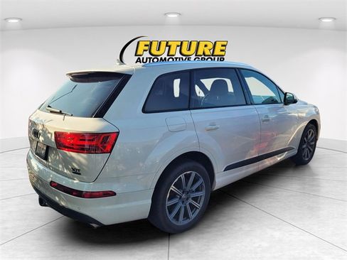 Used 2017 Audi Q7 3.0T Premium Plus w/ Premium Plus Package image 3