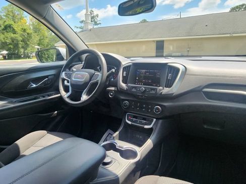 Used 2022 GMC Terrain SLE w/ LPO, Floor Liner Package FWD image 22