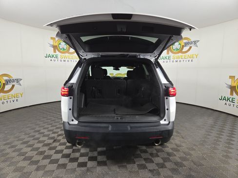 Used 2022 Chevrolet Traverse LT AWD/4WD image 32