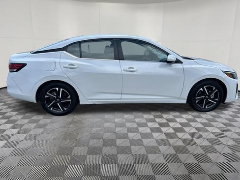 Used 2024 Nissan Sentra SV FWD image 10