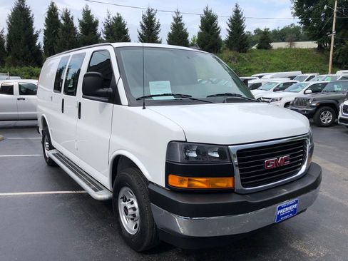 Used 2025 GMC Savana 2500 w/ Driver Convenience Package RWD image 8