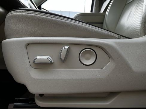 Used 2022 GMC Yukon XL Denali AWD/4WD image 31