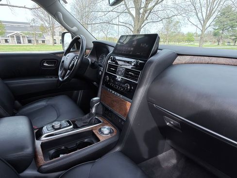 Used 2021 Nissan Armada SL w/ Captain's Chairs Package AWD/4WD image 31