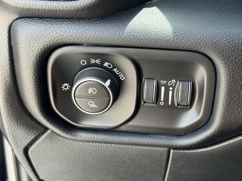 Used 2024 RAM 2500 Laramie w/ Safety Group AWD/4WD image 25