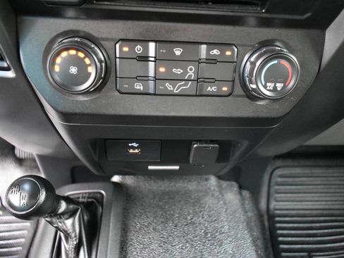 Used 2017 Ford F250 XLT AWD/4WD image 21