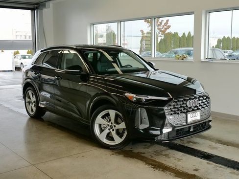 New 2025 Audi Q5 Prestige image 1